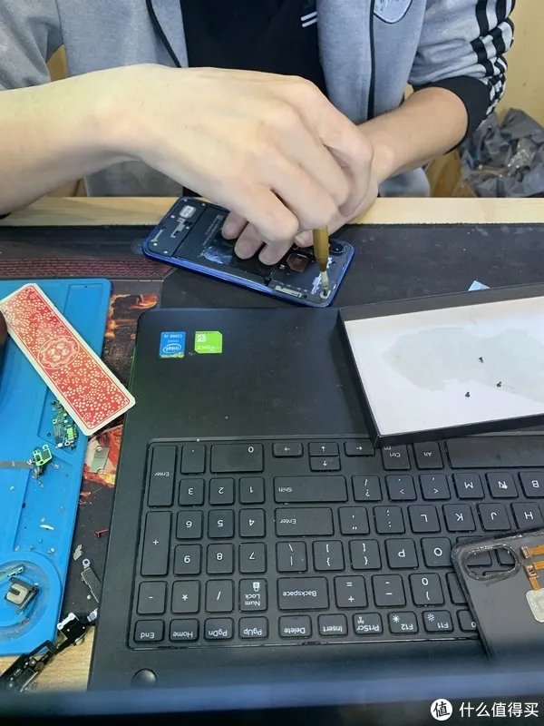 到店体验 篇一：苏宁到店更换电池，小米8换电池只要49元