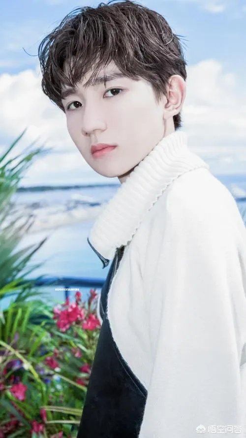 关晓彤王源两位童星成年之后经历了哪些惹争议的转变?