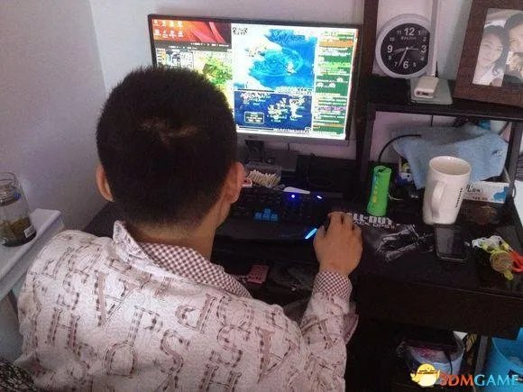 为阻止儿子沉迷游戏 父亲竟然花重金雇佣网络打手