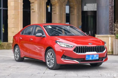 起亚K3全面测评：1.4T性能出色，1.5L新款配置惊喜多