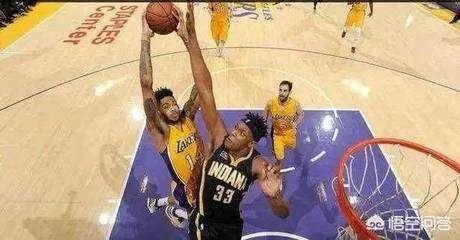 穆雷为了破纪录垃圾时间投篮刷分,欧文怒不可遏将球砸向观众席,你怎么看?