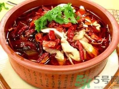 知名餐厅毛血旺里吃出烟头 餐厅的地址在哪?