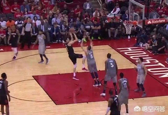 周琦职业生涯第一场季后赛得到2分1篮板怎么评价？