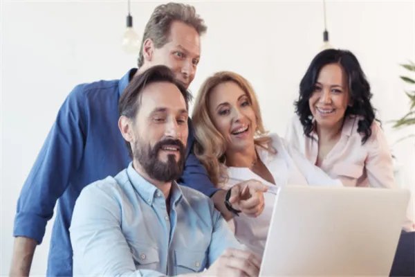 人经常说“35岁定律”，35岁的焦虑究竟来自哪？