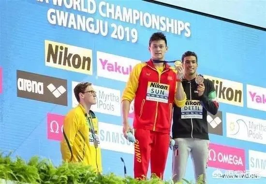 大白杨夺冠，合影再次被拒？这次的他不再沉默,作为中国人，你怎么看？