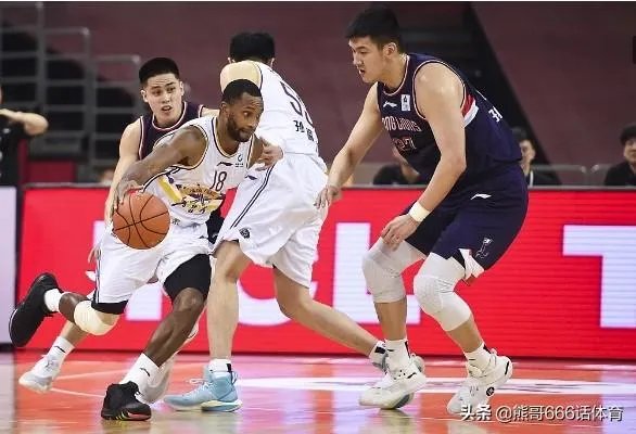 孙悦轮休，北控4分险胜广州，福格准四双，如何评价？