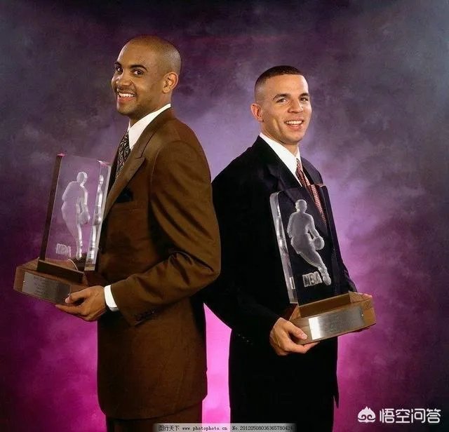 两届MVP得主纳什入选2018NBA名人堂,只有一个一阵的希尔为何也能跟着入选?你怎么看?