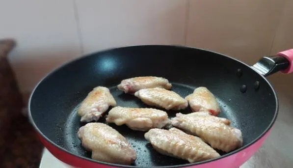 最正宗可乐鸡翅的做法