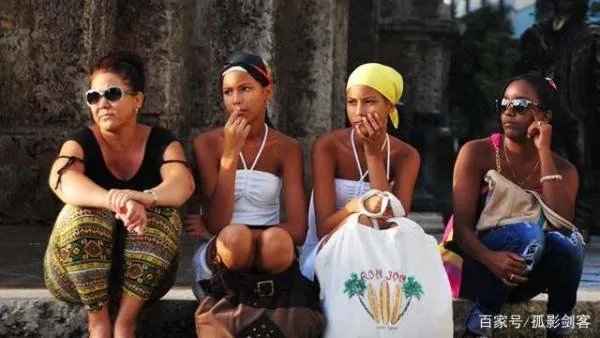 为什么美国不对古巴发动武装进攻，而只是对其进行经济封锁？