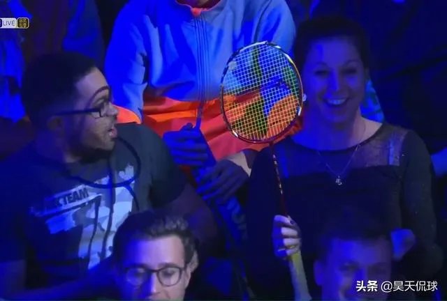 谌龙两局横扫乔纳坦成功卫冕法羽赛男单冠军,夺取赛季首冠。本场比赛你怎么看?