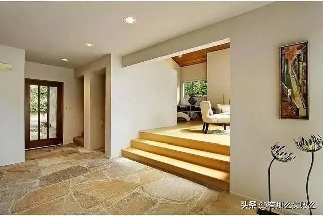 瓷砖电视墙与集成电视墙的区别及优缺点是什么？