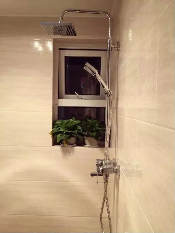 听了老婆的话将阳台改成卧室，爸妈过来再也不用睡客厅了！