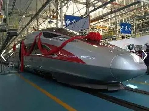 中国高铁复兴号今天首发，复兴号和谐号有什么区别？