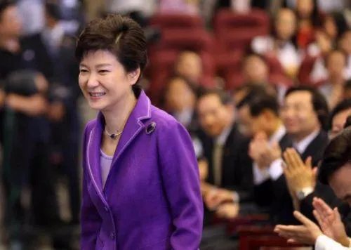 6年前的韩国“世越号”沉船事件，到底有多少疑点？