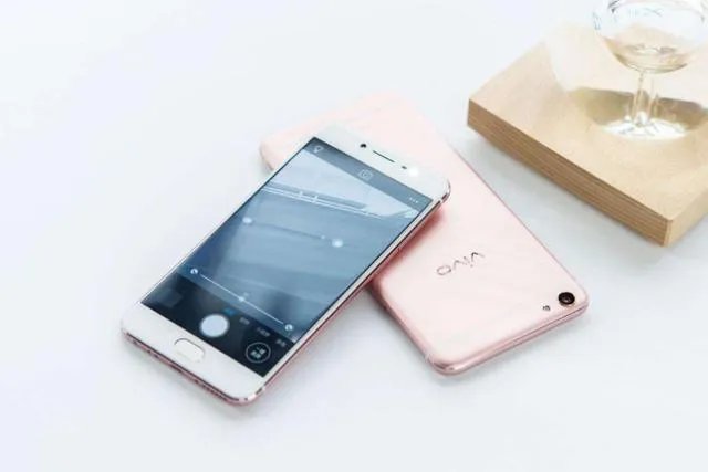 vivo手机Y67支持，闪充功能？