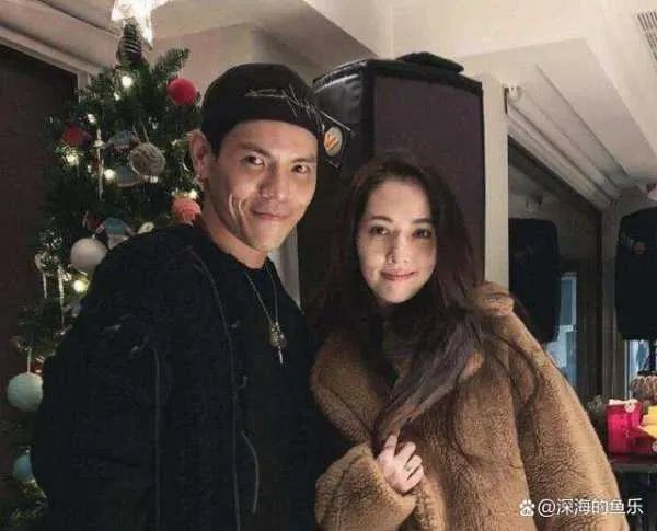 郭碧婷向佐疑似婚变，向太发文暗藏深意，被指暗示儿媳包容知感恩，怎么看？