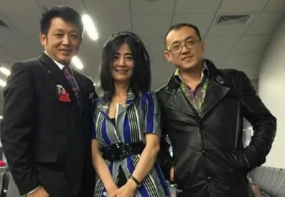 《非诚勿扰》51岁阿姨牵手小17岁男子，8年后怎样了？