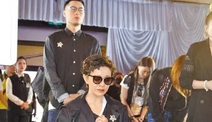 郭采洁痛哭是怎么回事？