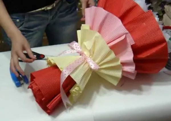 如何包装玫瑰花(图解)?