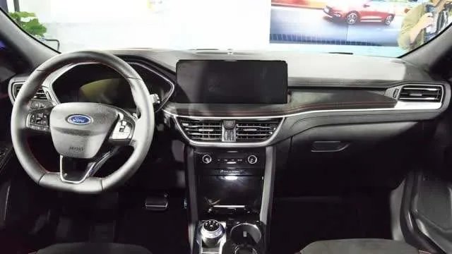 全新福特锐际的四驱评测,福特锐际是suv吗