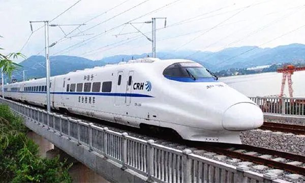 高铁也会有憨憨坐过站，遇到高铁错过下车我们究竟该怎么办呢？