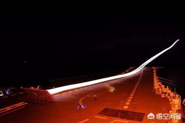 辽宁舰改造完毕今已出海，4月23日海军节阅舰式，双航母编队可期待吗？