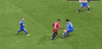 上港对阵申花,裁判取消孙世林红牌,改判柏佳骏红牌,球迷直言两人都该罚下,你怎么看?