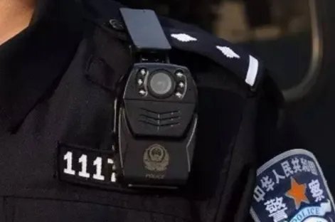 派出所民警出警到现场执法需要开执法记录仪吗？国家法律对警察佩戴执法记录仪是怎么规定的！！！！求解