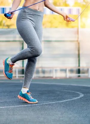 乐嘉胸肌青筋暴起 好身材是怎么练出来的？