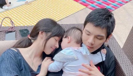 郭碧婷向佐疑似婚变，向太发文暗藏深意，被指暗示儿媳包容知感恩，怎么看？