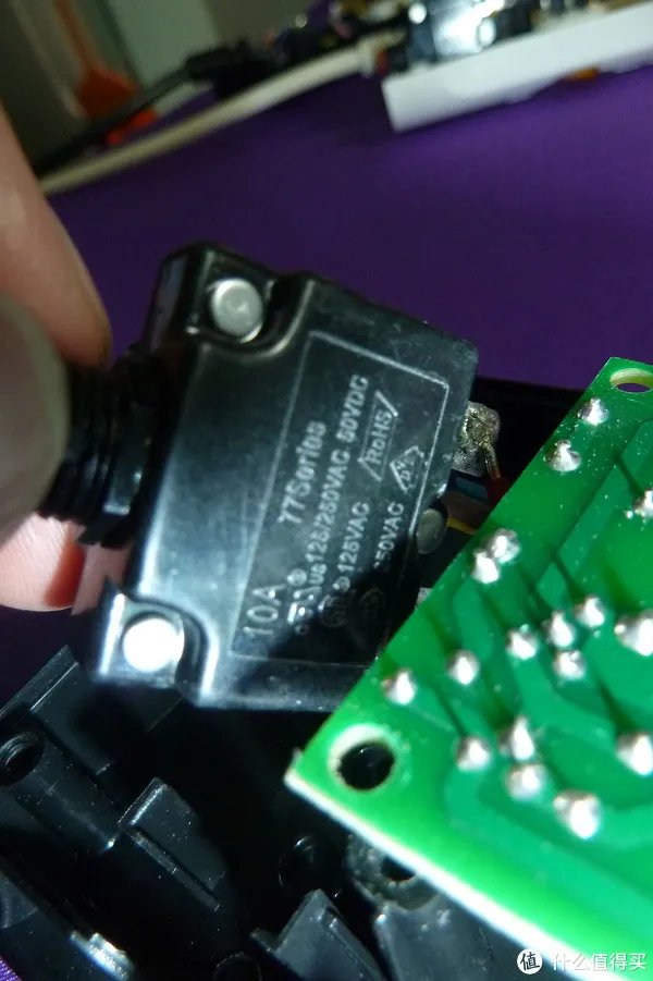 精益求精 突破自我——评测突破保镖系列六位插座