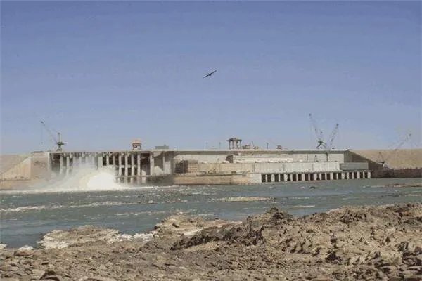 印度建一座大坝用了42年,启用首日就坍塌,一座大坝为什么需要这么长时间建设呢?