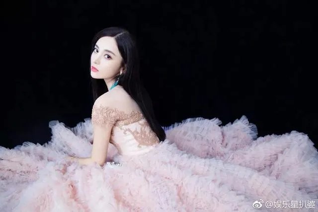 2018爱奇艺尖叫之夜，如何看待娜扎和杨幂的美？