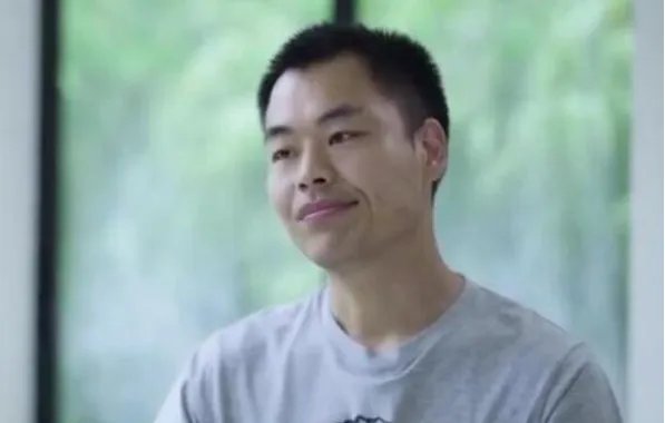 20年后打老师男子为何想当面给老师道歉？