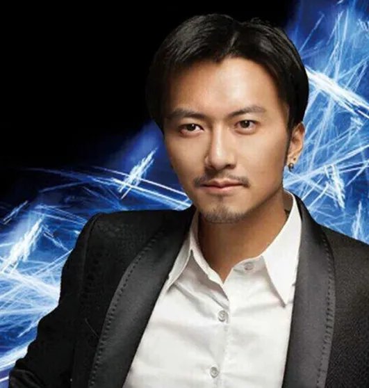 谢霆锋模仿者易波的故事  长相酷似霆锋带来星运