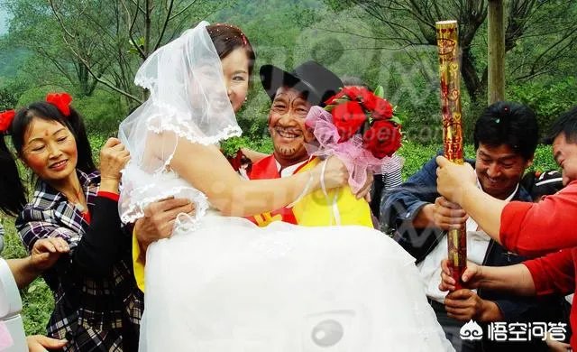 武汉结婚有个风俗是：公公抱媳妇进洞房吗？