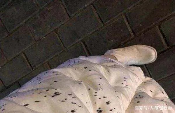 西安男子当街向女子泼墨，为什么社会上总有这种垃圾人？