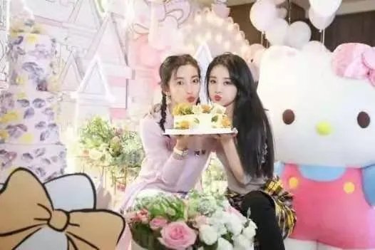 赵丽颖陪李冰冰过生日,两人的生日合照有多令人惊艳?