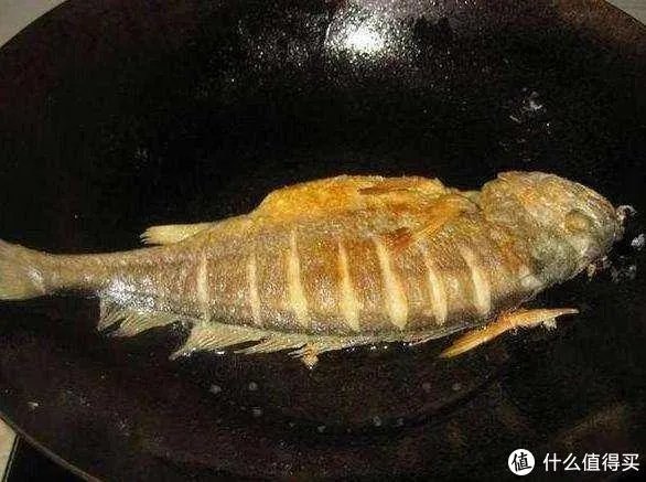 做鱼老是粘锅怎么办？教你几个方法做鱼不粘锅。