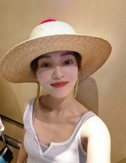 张韶涵新歌疑似回应范玮琪,这俩“姐妹”感情比电视剧还精彩,怎么回事?