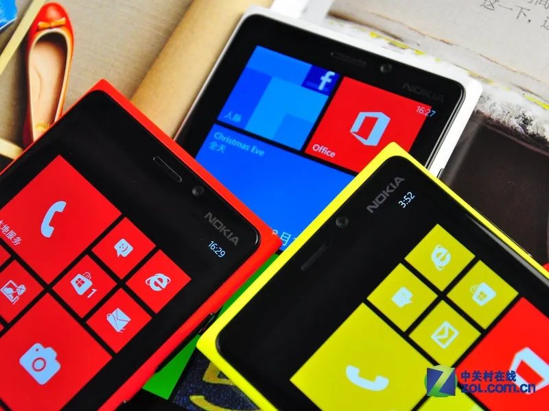 WP8炫彩魅力诱惑 三色诺基亚920真机图赏