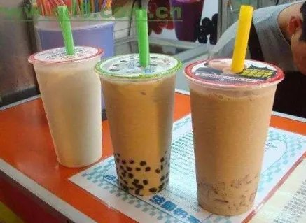 六旬教授喝秋天第一杯奶茶进医院