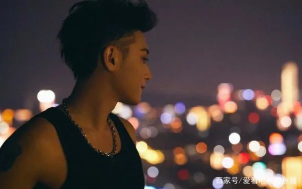 黄子韬发文怼粉丝：请你们喜欢别人，惹大粉心寒，并官宣脱粉，发生了什么