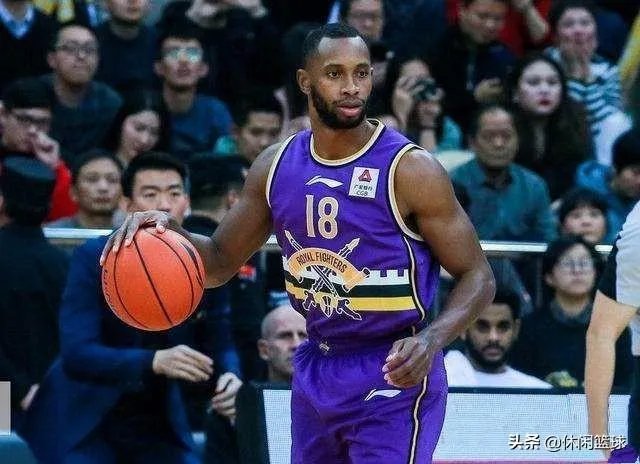 孙悦轮休，北控4分险胜广州，福格准四双，如何评价？