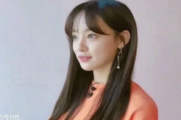 2019春夏发型趋势 2019年中长发流行发型女