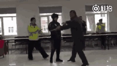 “武僧”一龙能打得过“太极宗师‘闫芳吗？