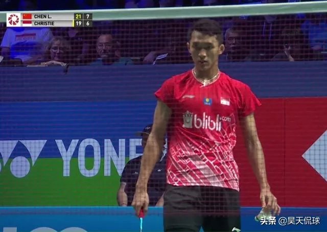 谌龙两局横扫乔纳坦成功卫冕法羽赛男单冠军,夺取赛季首冠。本场比赛你怎么看?