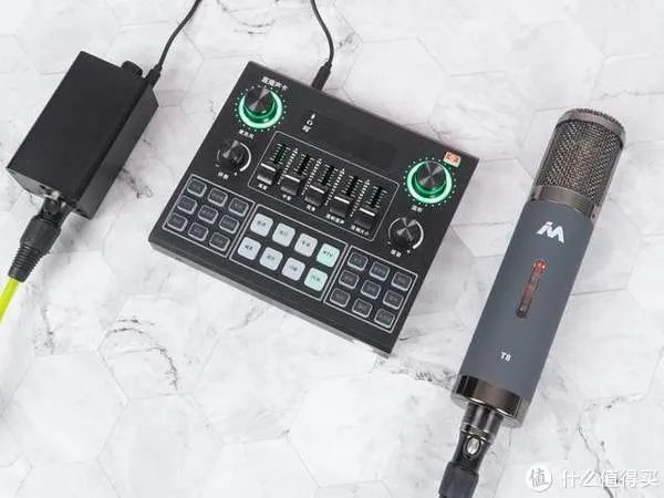 带电子管的大振膜电容麦克风麦拉达T8:原来自己的声音那么好听