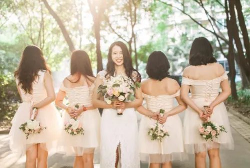 结婚接新娘流程是怎么样的 接亲时接到家里还是酒店