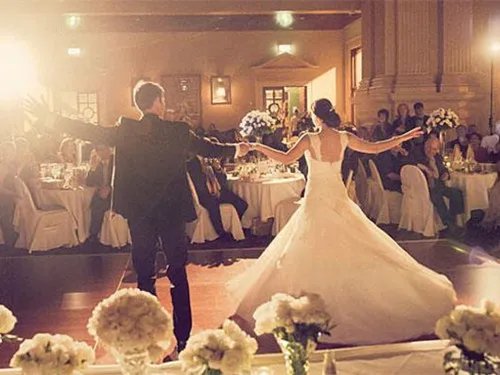 结婚唱的歌曲 50首好听的结婚歌曲推荐